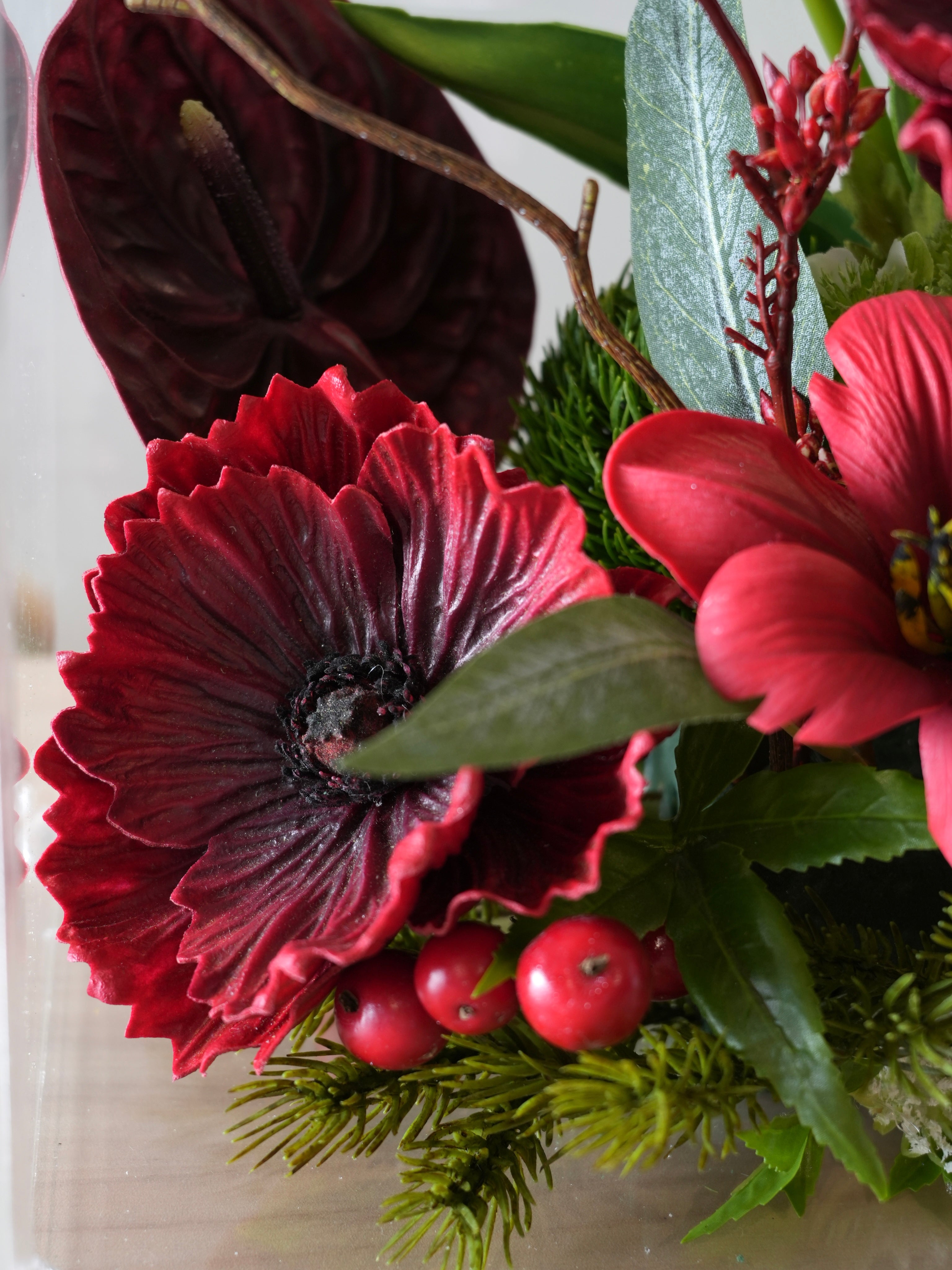 ACRYLIC FLOWER SUITCASE - Christmas Edition - Red & Green