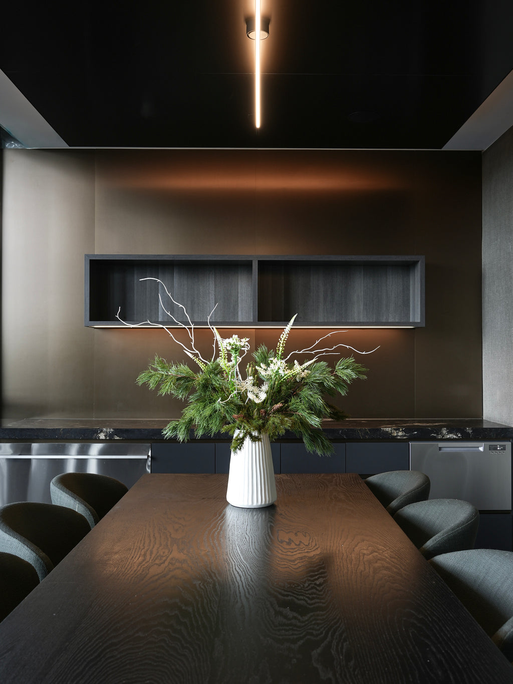 THE AIRE - Soft White, Green & Brown