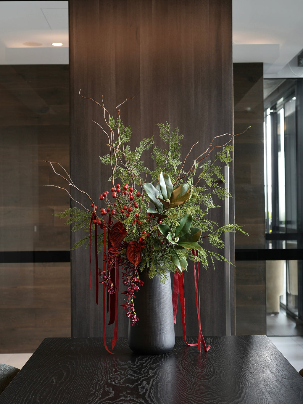 THE SYLAS - Green Foliage & Dark Red