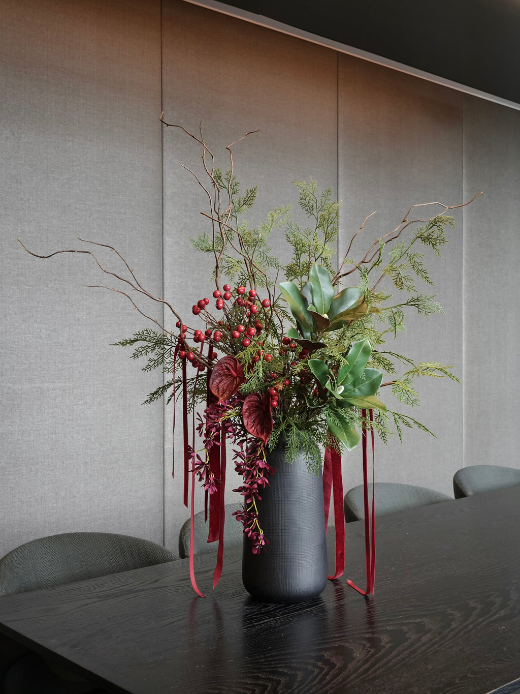 THE SYLAS - Green Foliage & Dark Red