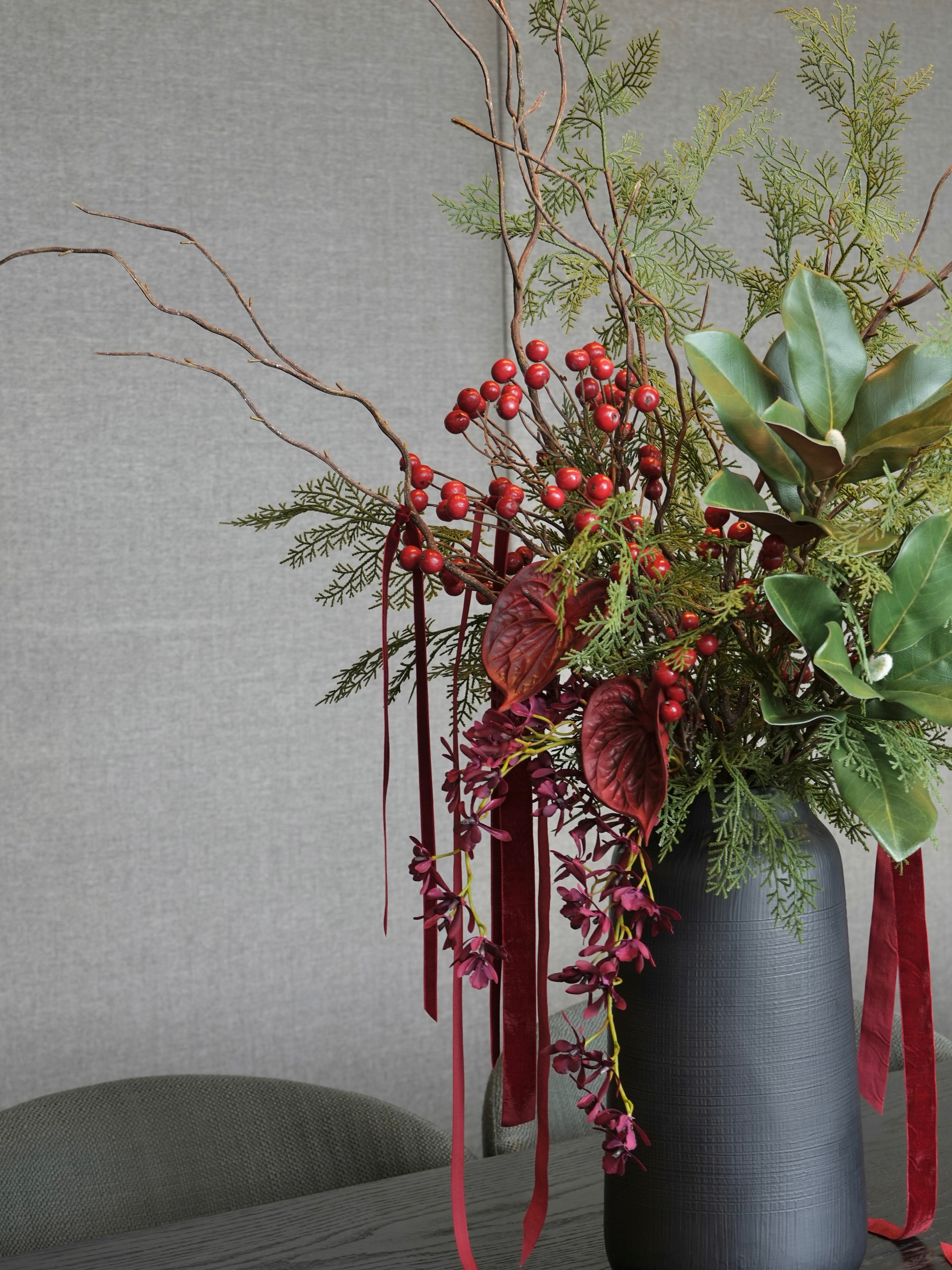 THE SYLAS - Green Foliage & Dark Red