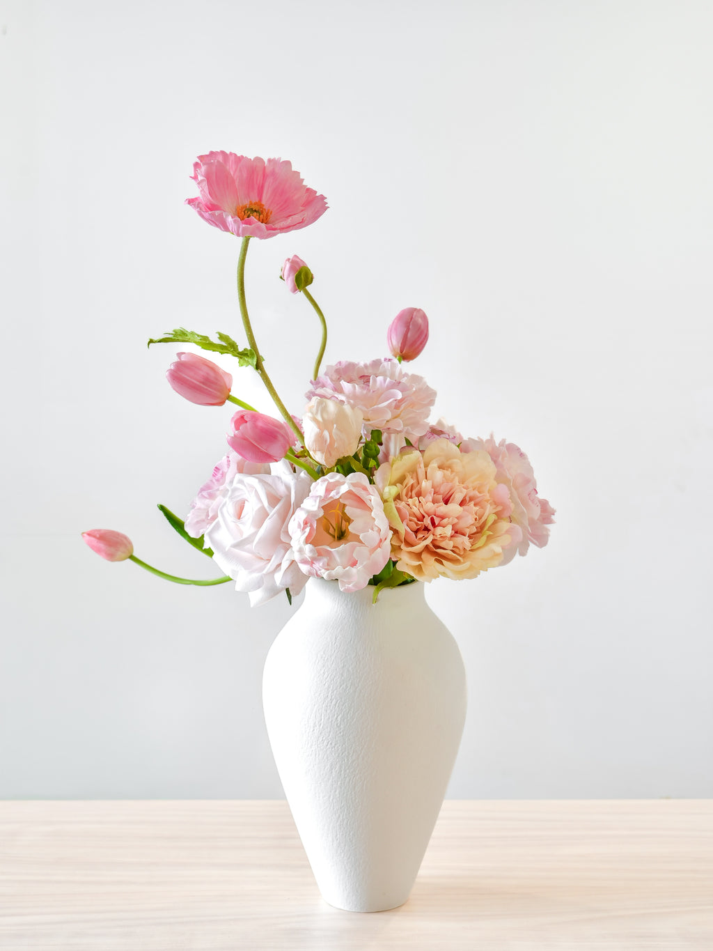 THE AMIRA - Soft Pink and White