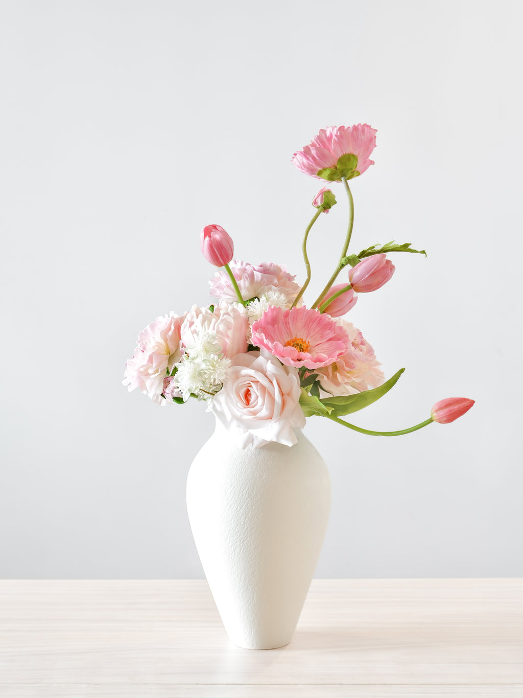 THE AMIRA - Soft Pink and White