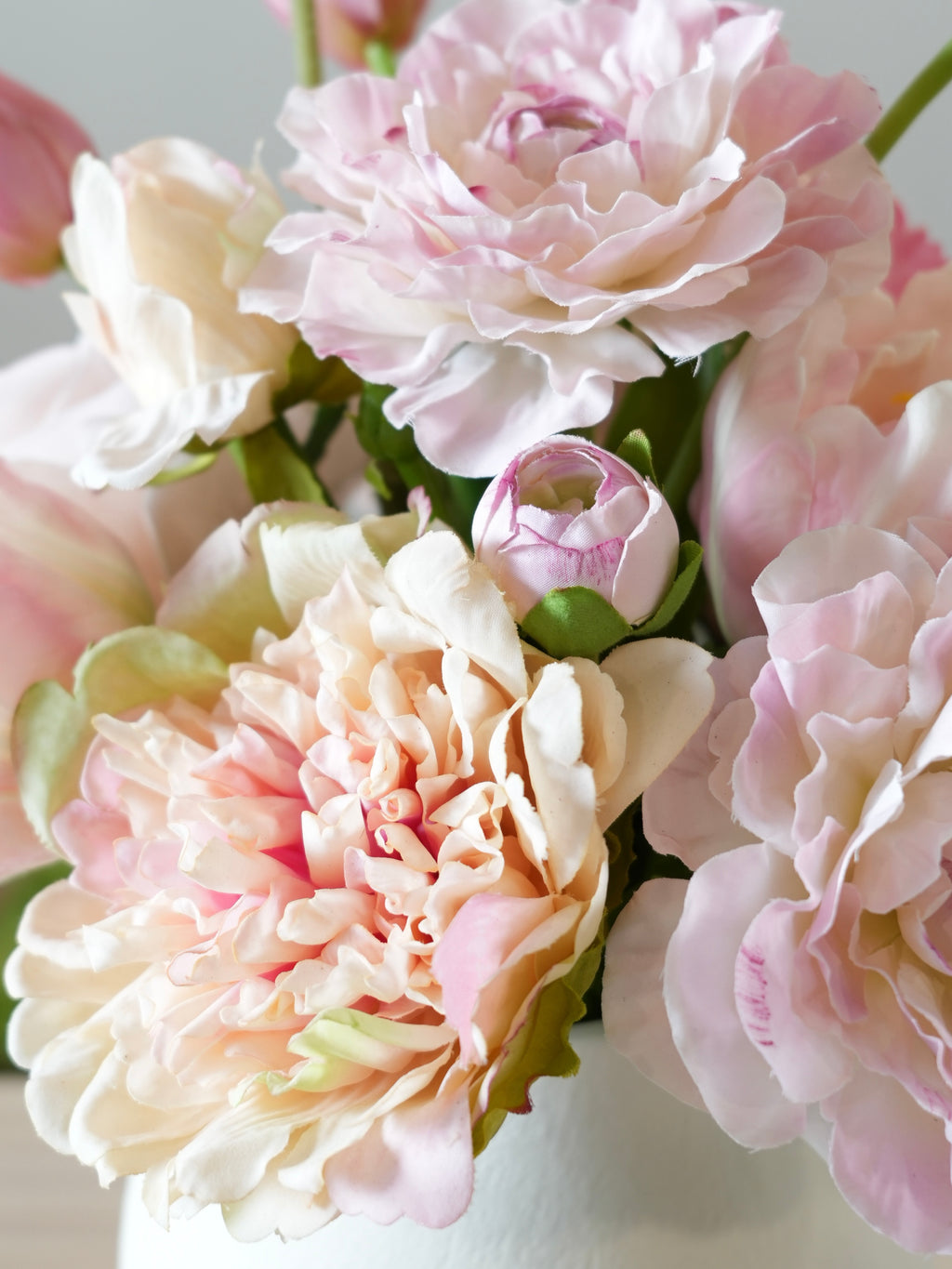 THE AMIRA - Soft Pink and White