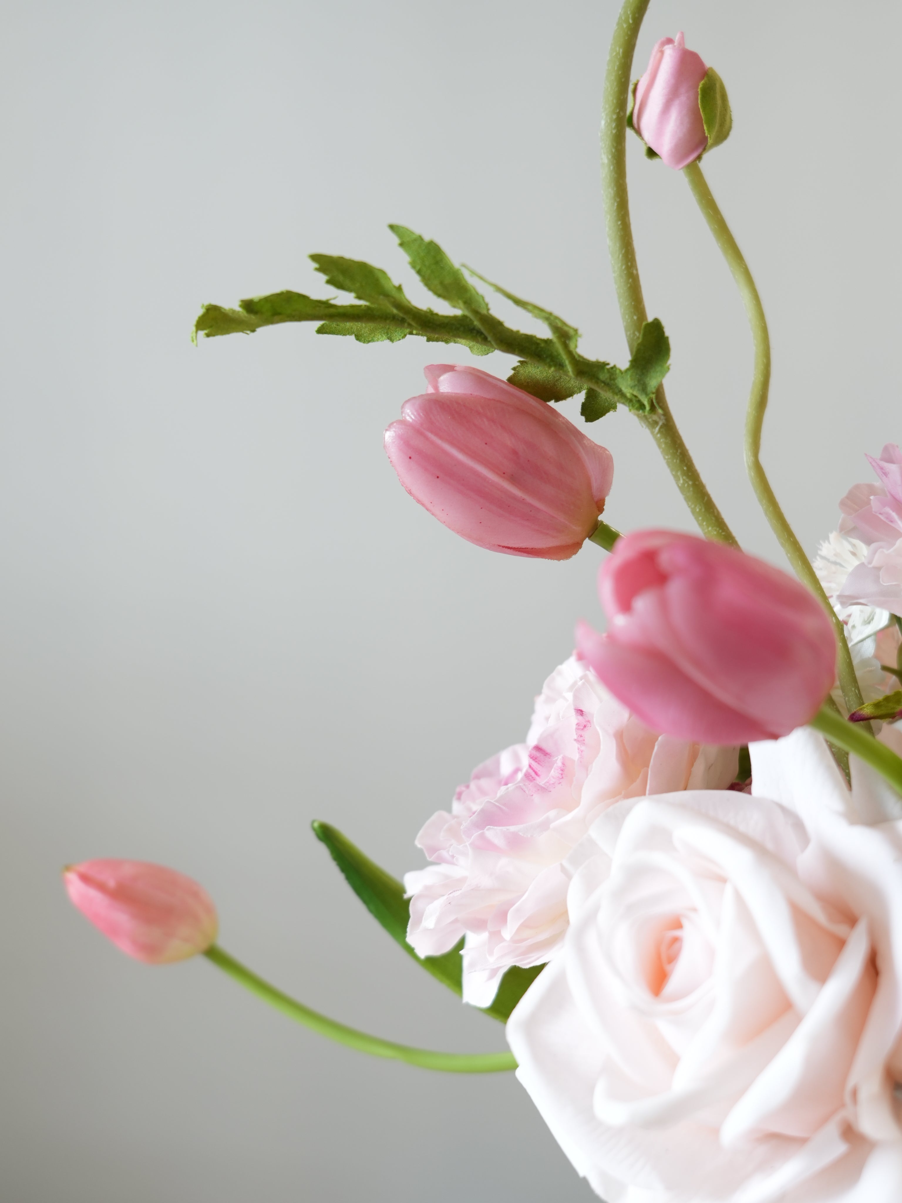 THE AMIRA - Soft Pink and White