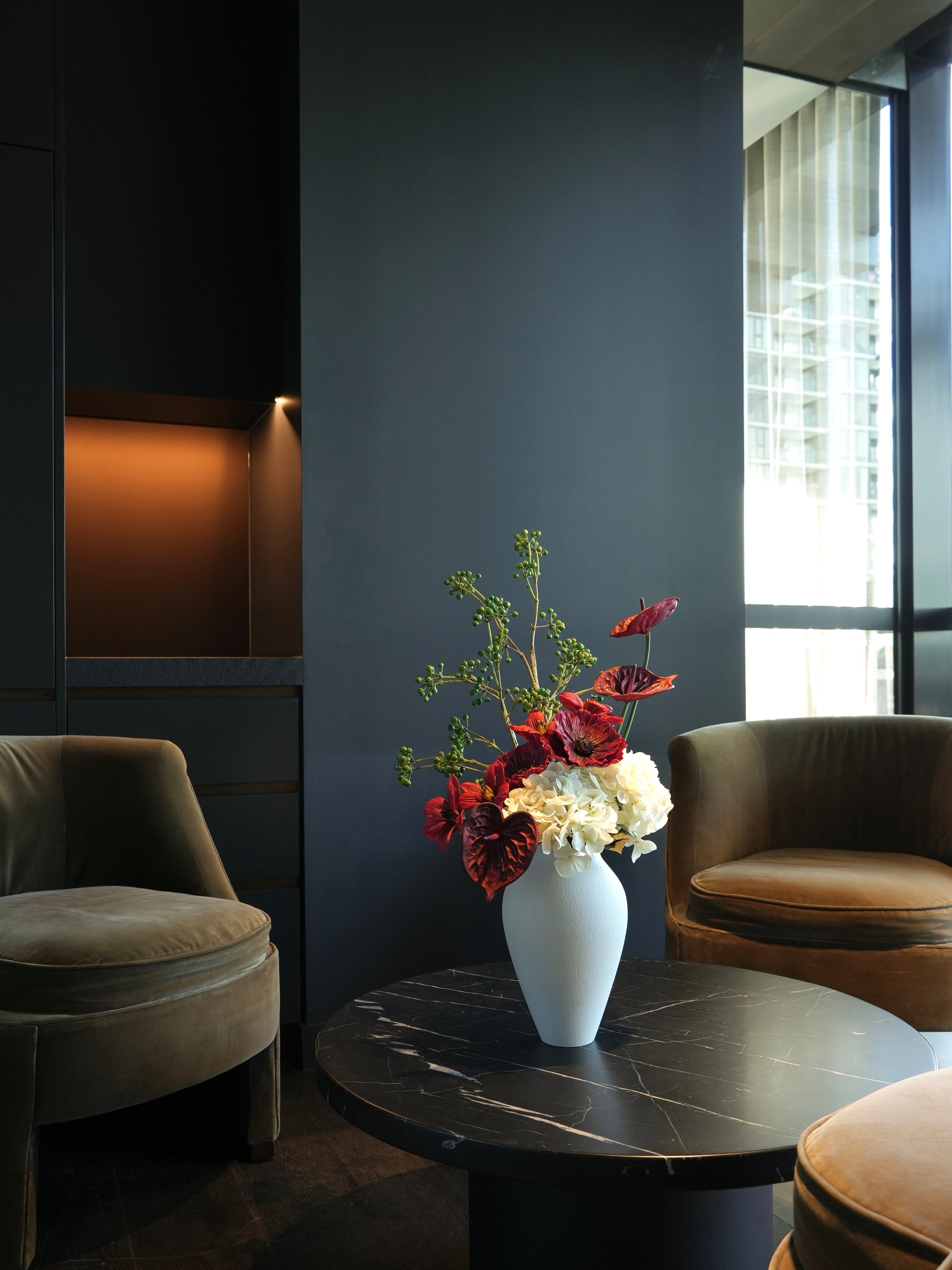 THE EVE - Soft Cream, Red & Green