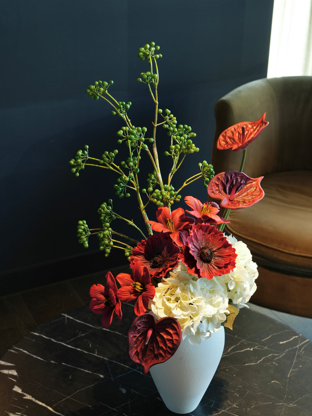 THE EVE - Soft Cream, Red & Green