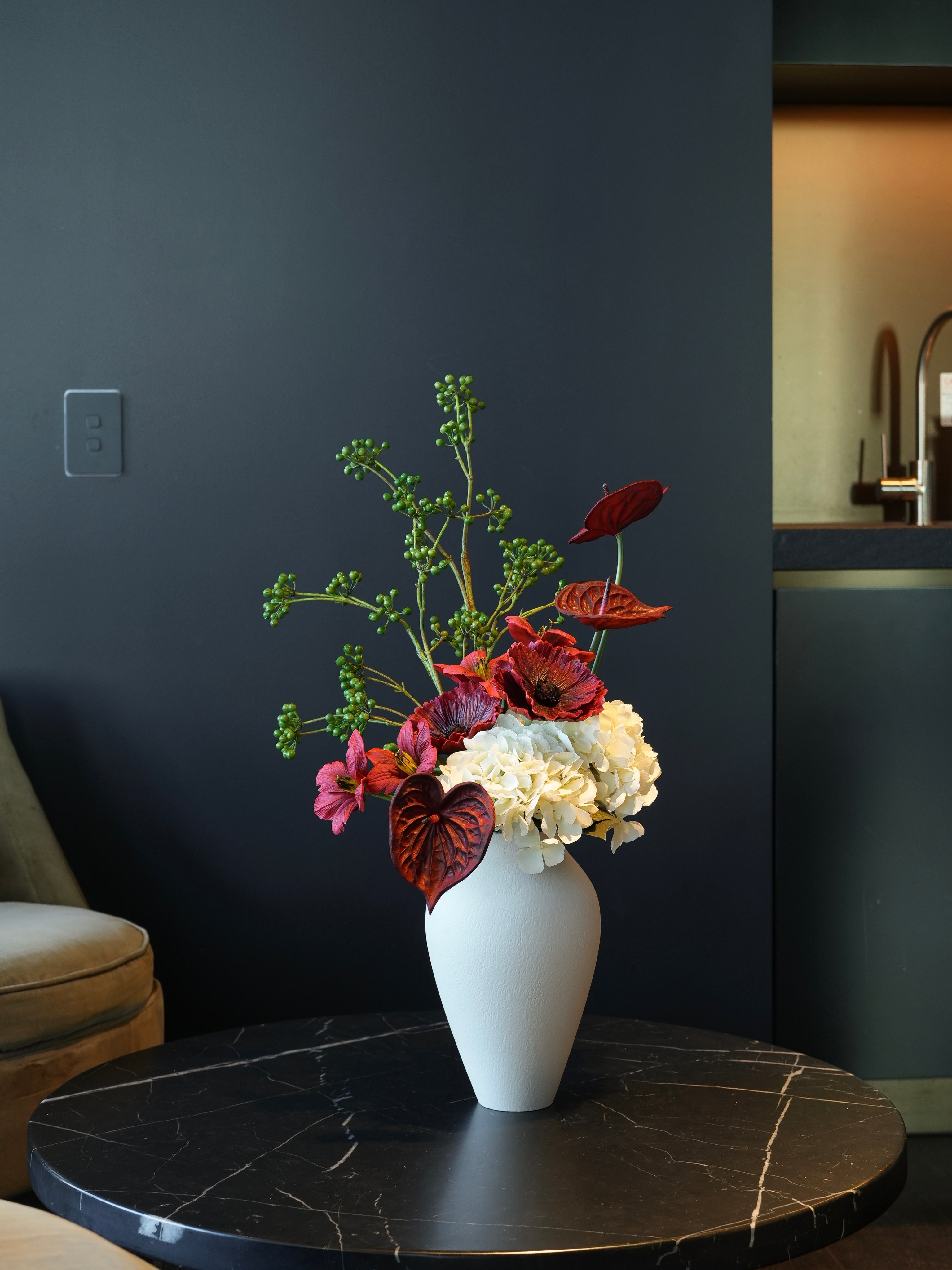 THE EVE - Soft Cream, Red & Green