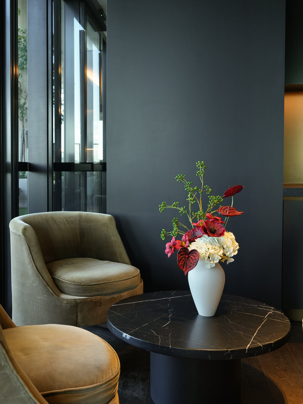 THE EVE - Soft Cream, Red & Green