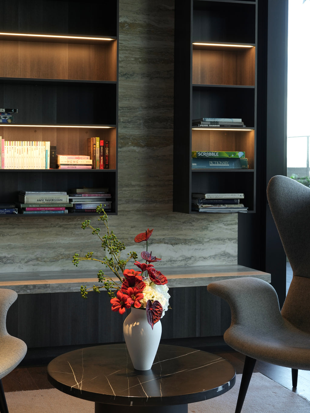 THE EVE - Soft Cream, Red & Green