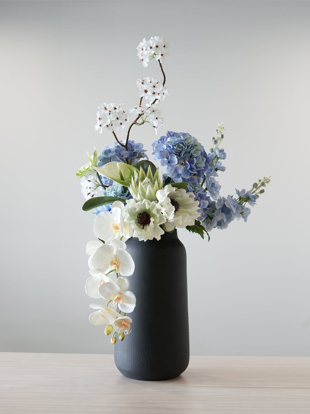 "Than" Ceramic Vase -  Matte Black