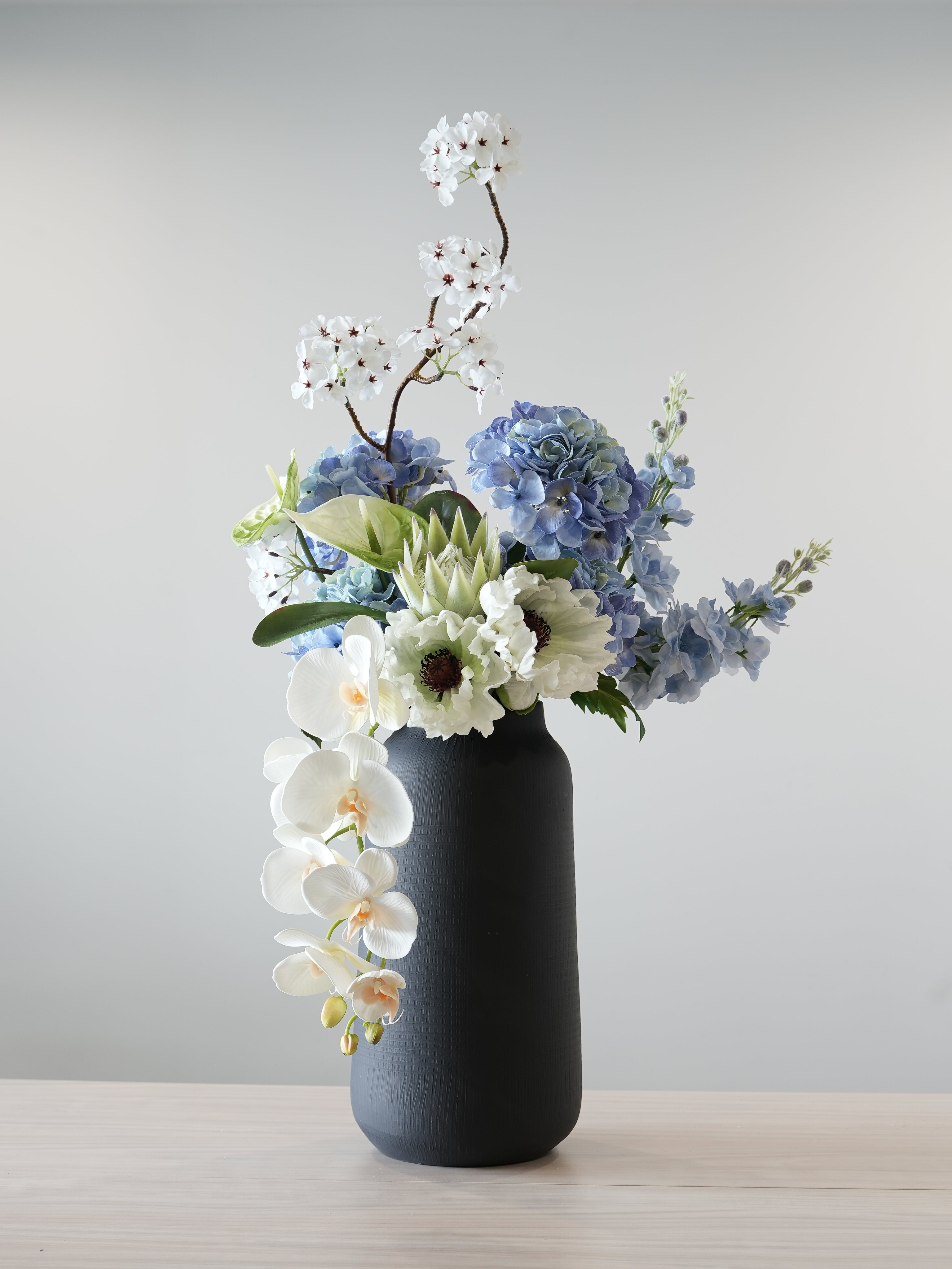 "Than" Ceramic Vase -  Matte Black