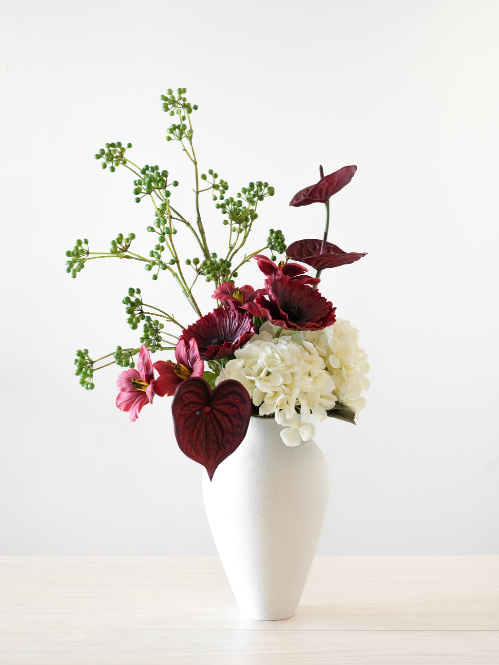 THE EVE - Soft Cream, Red & Green